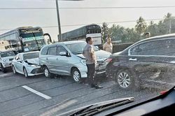 6 xe ô tô va chạm liên hoàn, cao tốc TP Hồ Chí Minh - Trung Lương ùn ứ kéo dài