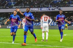 Coppa Italia: Napoli bị đội bét bảng loại khỏi Cúp quốc gia