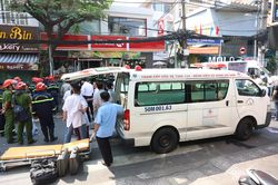 Hiện trường sập cửa hàng Circle K ở TP.HCM khiến một học sinh lớp 9 tử vong