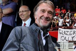 Khối tài sản của Sir Jim Ratcliffe lớn cỡ nào mà có thể mua MU?