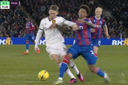 Tranh cãi MU mất một quả penalty trong ngày đứt mạch thắng