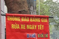 Hà Nội: Ngày giáp tết, giá rửa xe 'leo thang' từng giờ