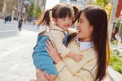 Winnie thể hiện khiếu âm nhạc được thừa hưởng từ mẹ, nói một câu khiến Đông Nhi 'xiêu lòng'