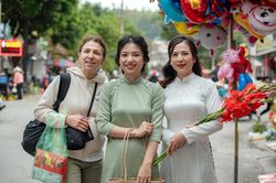 Góp sắc xuân thêm rực rỡ