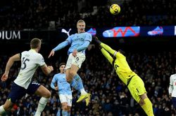 Man City 4-2 Tottenham: Ngược dòng ấn tượng