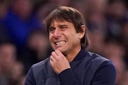 Thua Man City, HLV Conte nổi điên với... ban lãnh đạo Tottenham