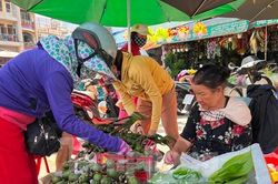 Bán 500 đĩa trầu cau/ngày, tiểu thương kiếm tiền triệu dịp Tết