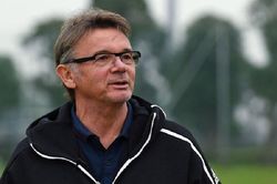 HLV Philippe Troussier được giao nhiệm vụ đưa tuyển Việt Nam dự World Cup