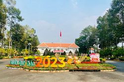 Trụ sở UBND tỉnh Đồng Tháp mở cửa đón khách tham quan