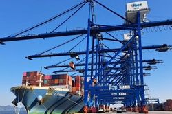 Thặng dư thương mại Việt Nam với khu vực châu Mỹ lần đầu cán mốc 100 tỷ USD