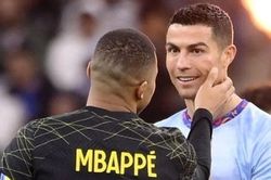 Hành động đáng yêu của Mbappe khi C.Ronaldo bị sưng mặt