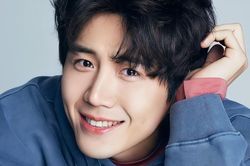 Vượt tranh cãi, Kim Seon Ho thành công trở lại làng giải trí