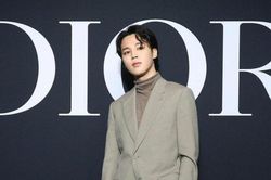 Paris 'đảo lộn' bởi sự xuất hiện của Jimin BTS