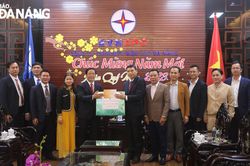 Phó Chủ tịch Thường trực UBND thành phố Hồ Kỳ Minh thăm, chúc Tết các đơn vị