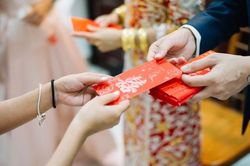 Bài học từ trao và nhận lì xì dịp Tết