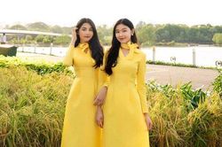 Vẻ đẹp hút mắt của hai ái nữ nhà MC Quyền Linh