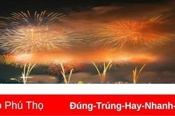 Rực rỡ màn bắn pháo hoa đêm giao thừa.
