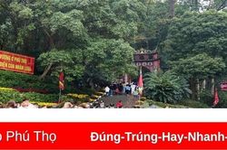 Người dân thập phương về Đền Hùng dâng lễ đầu năm