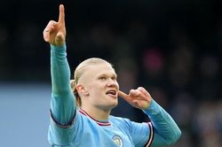 Haaland phá sâu kỷ lục lập hat-trick ở Ngoại hạng Anh