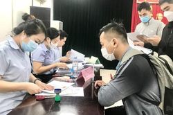 Hàn Quốc kéo dài thời hạn cư trú, tăng lương cho người lao động nước ngoài