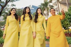 Quyền Linh du xuân bên vợ và 2 con gái xinh đẹp, Cao Thái Hà 'thả thính'