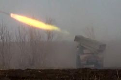 Video pháo phản lực phóng loạt Tornado-G 'khạc lửa' phá hủy thiết bị của Ukraine