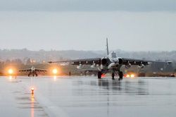 Không quân Nga tiến hành hàng loạt cuộc không kích vào IS trên sa mạc miền trung Syria