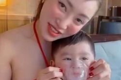 Quý tử nhà Chi Bảo gặp vấn đề sức khỏe phải nhập viện ngay ngày Tết