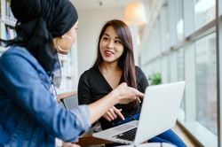 Năm mới đến, đặt mục tiêu để làm việc năng suất mà không bị bận rộn quá mức