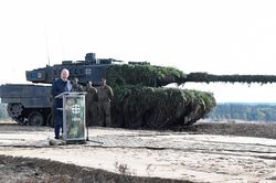 Đức quyết định chuyển xe tăng Leopard 2 cho Ukraine