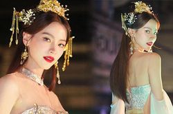 Nữ thần Baifern Pimchanok 'đại náo' đường phố Thái Lan dịp Tết: Lên đồ Trung hoa lộng lẫy, đẹp chấp cả đèn flash