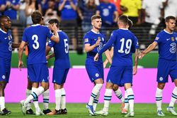 UEFA ra tay, Chelsea hết cơ hội vùng vẫy trên thị trường chuyển nhượng?