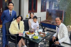 Sao Việt 25/1: Khánh Thi cùng chồng con chúc Tết tình cũ Chí Anh