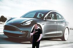 Doanh thu Tesla cao kỷ lục