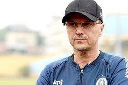 HLV Bandovic: 'CLB Hà Nội không chỉ dựa vào Văn Hậu'