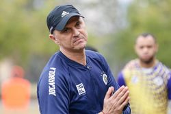 HLV Hà Nội FC nói gì về khoảng trống mang tên Văn Hậu?