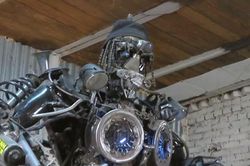 Từ phế liệu bỏ đi, thợ cơ khí chế tạo thành bộ sưu tập robot
