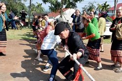 Đầu Xuân, lên bản Thái miền Tây Nghệ An vui hội