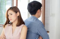 Bạn trai nổi giận khi biết tôi dùng hết tiền tiết kiệm để về quê ăn Tết