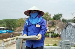 Tết của những phụ nữ làm công việc chăm sóc cho người đã khuất