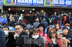 Bốn vạn người nô nức khai hội chùa Hương 2023