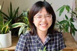 Câu chuyện của nữ sinh từng phải đi rửa bát, bốc vác thuê vì gia đình vỡ nợ