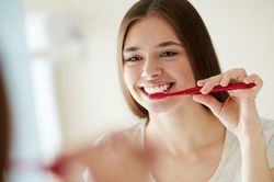 Ngăn ngừa chảy máu nướu răng hiệu quả bằng các biện pháp này