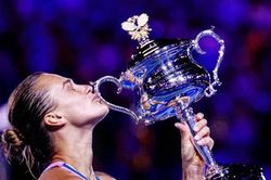 Ngược dòng ngoạn mục, Aryna Sabalenka vô địch đơn nữ Australian Open 2023