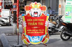 Hà Nội: Trang trí bắt mắt, cửa hàng vàng vẫn vắng vẻ trước ngày vía Thần Tài