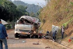 Sơn La: Xe ô tô chở 18 người đi dự đám cưới bị rơi xuống vực 3 người tử vong tại chỗ