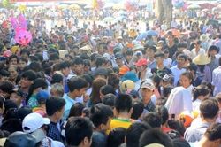 Cảnh báo về tội phạm trộm cắp tài sản tại lễ hội