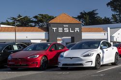 Tuần bùng nổ của cổ phiếu Tesla