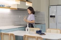 Cô gái độc thân một năm mua 2 căn hộ