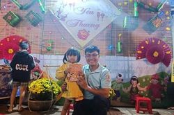 Lì xì bằng sách